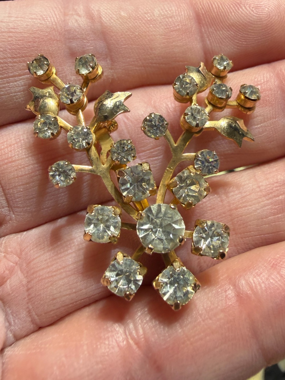 Vintage karu Gold-Tone Floral Crystal Brooch